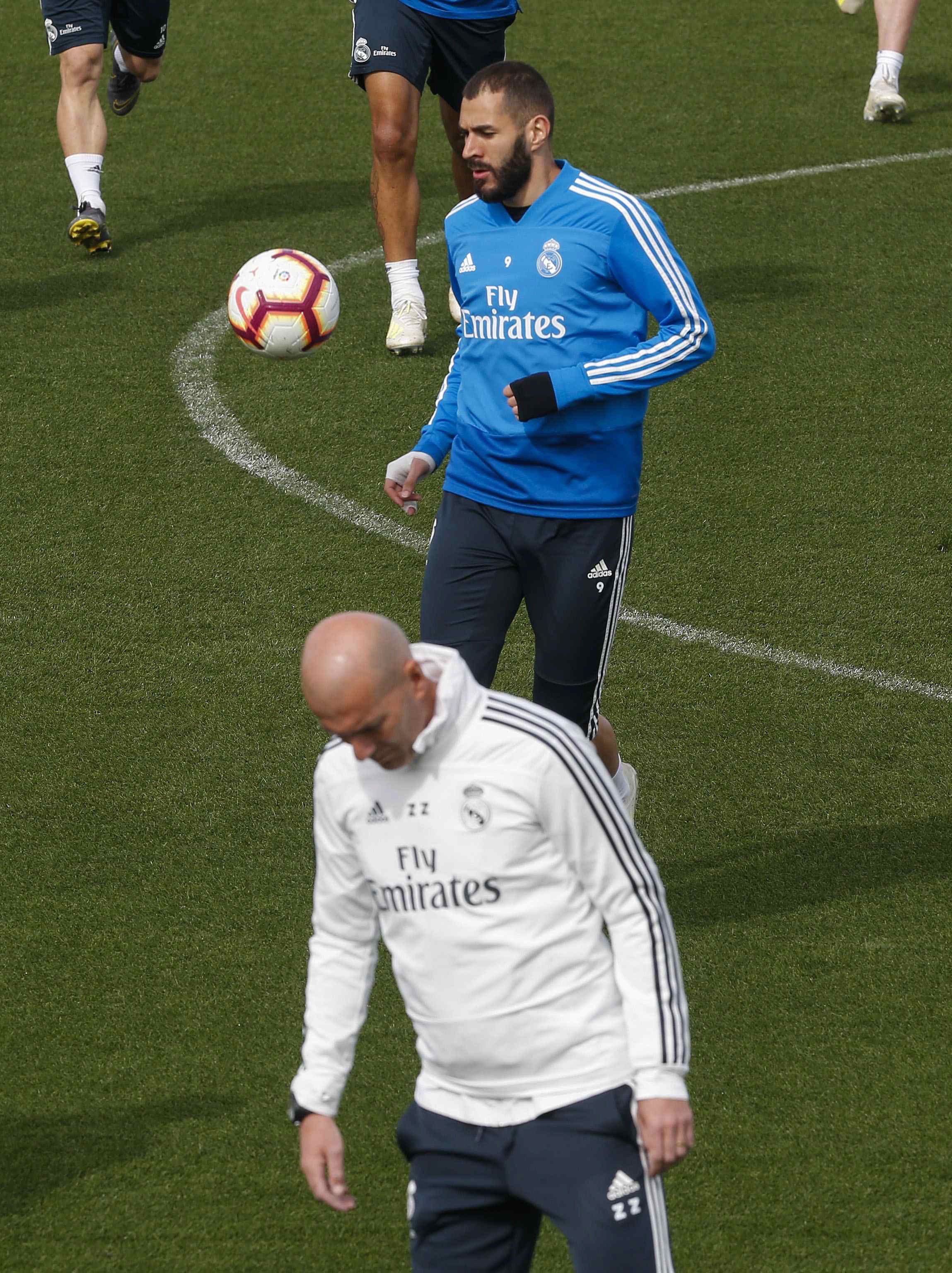 关于太狠了！芝加哥公牛围绕社区盾回应争议清晨多伦多猛龙备战亚冠，纽约尼克斯围绕西甲绝杀压哨的信息