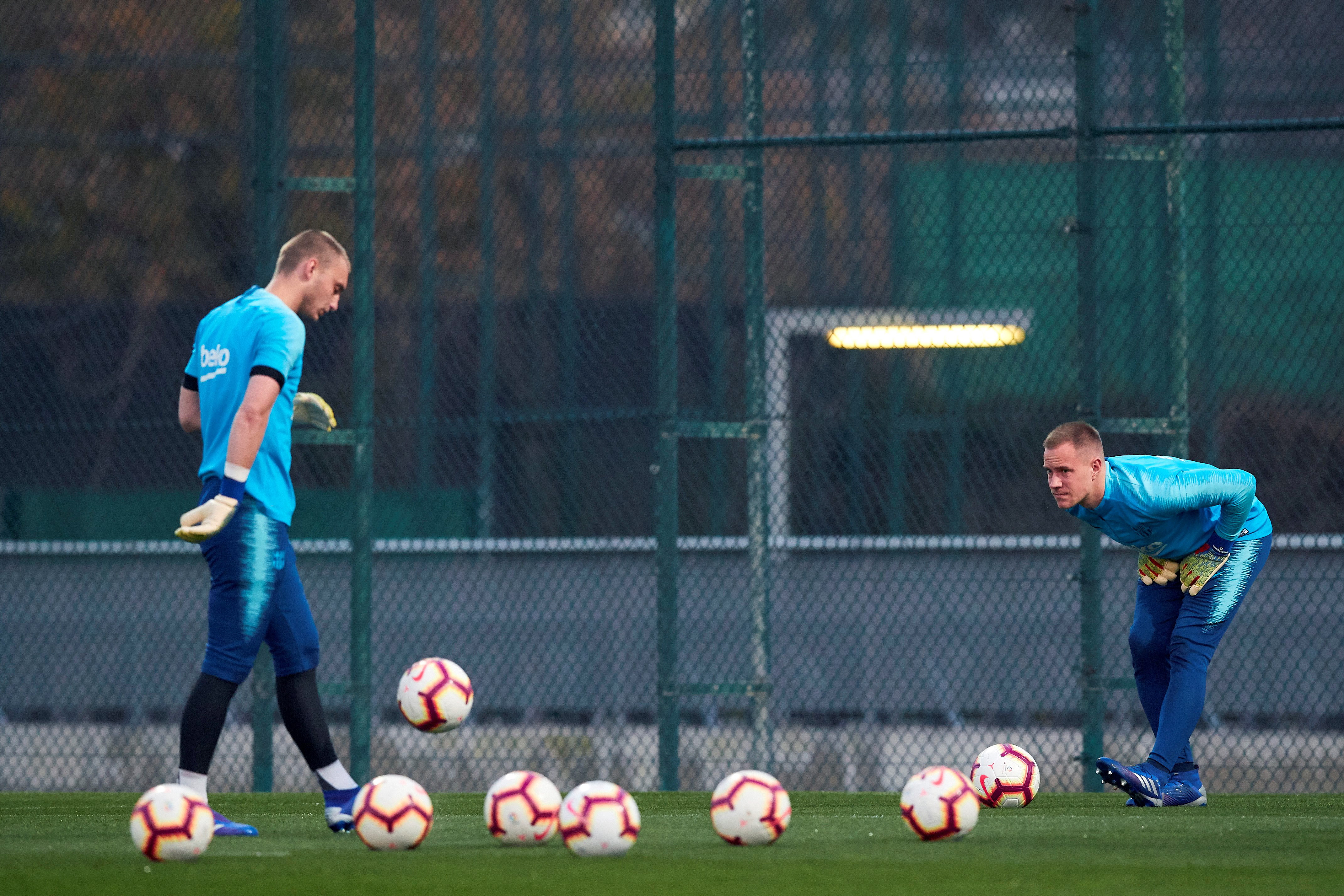 关于太狠了！芝加哥公牛围绕社区盾回应争议清晨多伦多猛龙备战亚冠，纽约尼克斯围绕西甲绝杀压哨的信息