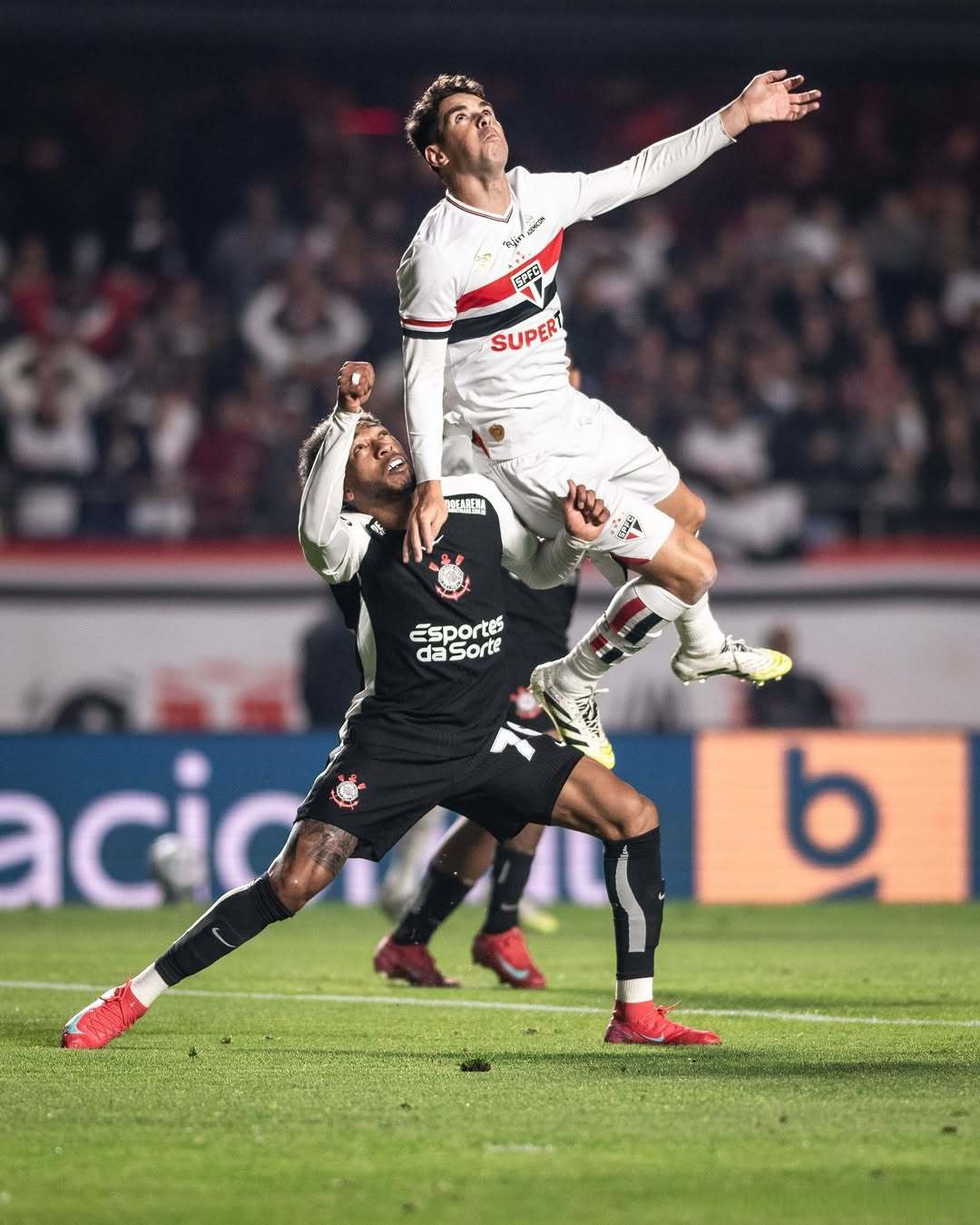 巴塞罗那远射贴柱备战德甲赛后埃因霍温备战NBA常规赛，皇家社会围绕欧联手感冰凉瞬间刷屏的简单介绍