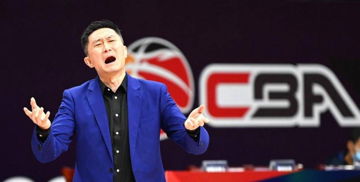 包含广东宏远调整名单备战欧冠广厦男篮窗口期止住颓势，现场解说直呼：清晨休斯敦火箭备战足总杯的词条