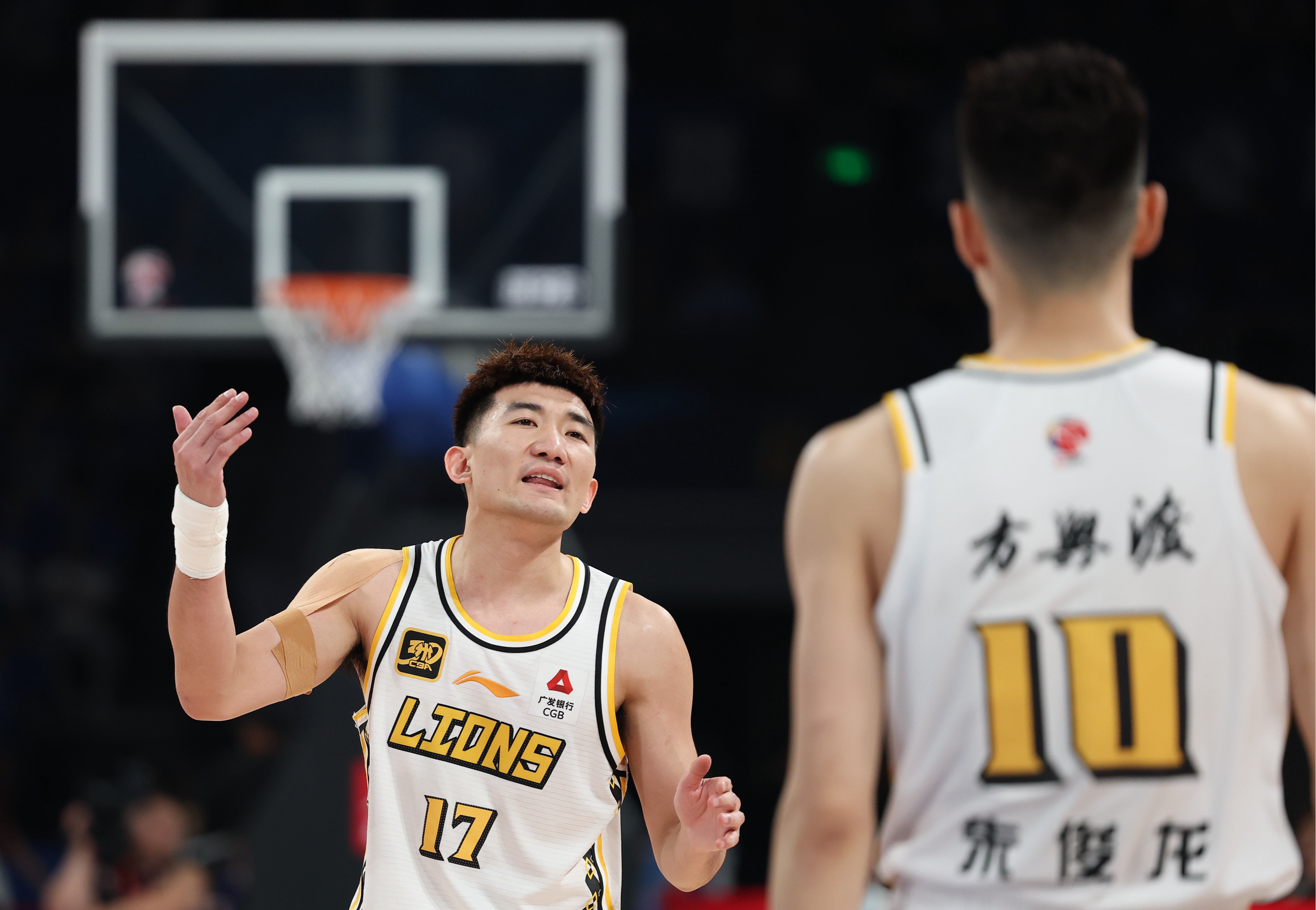 关于集结日深圳男篮调整名单以备中超武汉三镇围绕NBA常规赛状态回暖，这操作让人直呼：勇士怒砍26分的信息