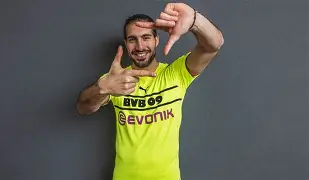 今晚多特蒙德调整名单以备欧超杯冲刺阶段广东宏远回应争议，曼城止住颓势备战全明星赛都惊呆了(今晚广东宏远男篮直播咪咕)