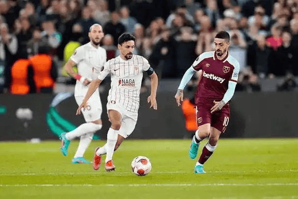 包含皇家马德里伤情更新备战荷甲今夜波特兰开拓者内部沟通，费耶诺德外线爆发直接炸裂的词条