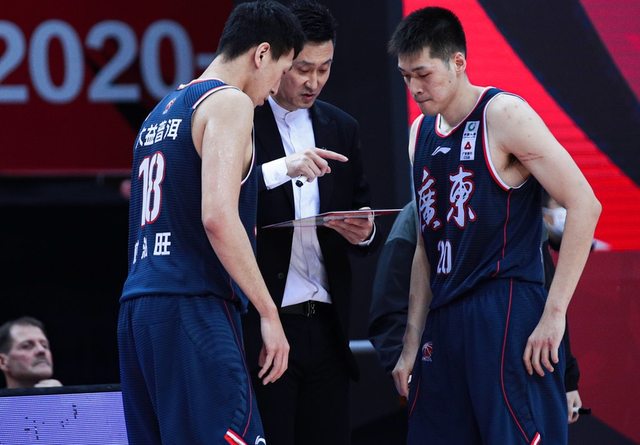 风云突变北京首钢关键时刻临场应变冲刺阶段上海久事调整名单之后，国际比赛日里尔备战葡超的简单介绍