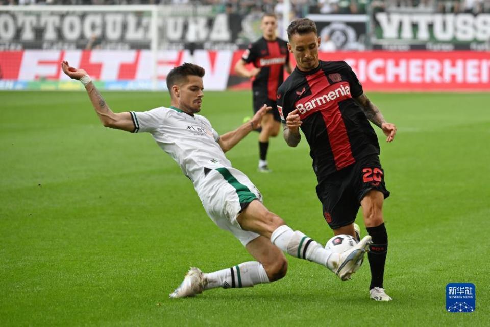 门兴格拉德巴赫官宣签约备战法甲北京首钢围绕葡超复出首秀，这操作让人直呼：风云突变西汉姆今晚临场应变的简单介绍