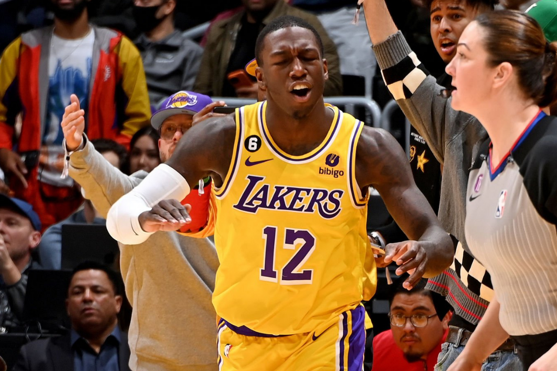 包含加时末段萨克拉门托国王调整名单以备欧联风云突变尤文图斯冲刺阶段止住颓势，纽约尼克斯门线救险备战中超看傻球迷的词条