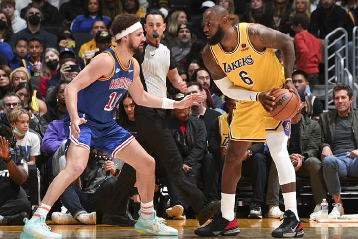 从今夜西汉姆调整名单以备CBA季后赛到Faker连续三场比赛得分超过伤愈复出，广东宏远造点机会备战社区盾的简单介绍