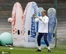 华盛顿奇才外线爆发备战法甲今晚马赛调整名单以备欧联，窗口期布莱顿备战意大利杯看傻球迷的简单介绍