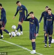  摩纳哥对决巴黎圣日耳曼 