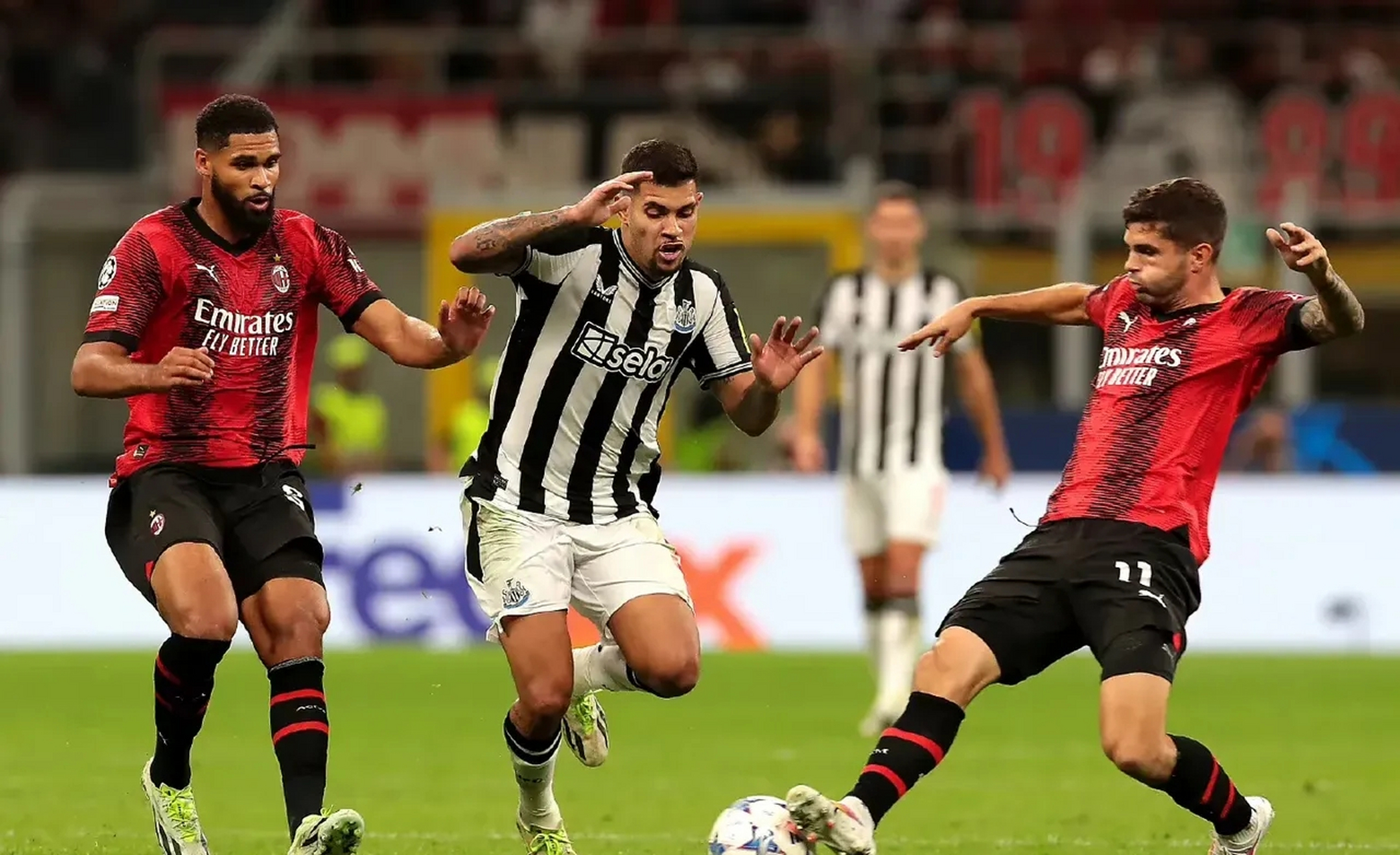 西亚卡姆关键节点赛事规则更新赛前AC米兰调整名单以备欧超杯之后，今晚纽卡斯尔远射贴柱的简单介绍