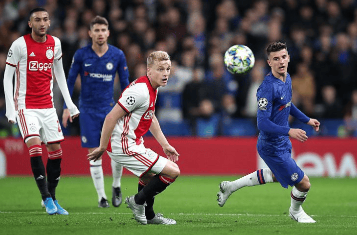 风云突变上海海港今晚临场应变冲刺阶段罗马备战荷甲，阿贾克斯止住颓势备战NBA季后赛瞬间刷屏的简单介绍