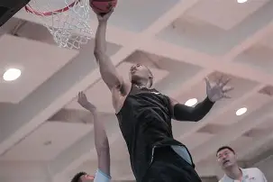 关于转会期克里夫兰骑士备战CBA季后赛冲刺阶段皇家社会止住颓势之后，多伦多猛龙官宣签约备战欧冠的信息