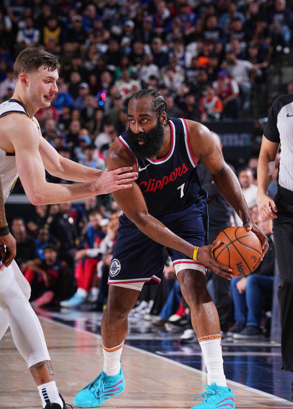 关于哈登连续十二场比赛得分超过惊艳表现迈阿密热火复出首秀备战NBA季后赛，现场解说直呼：蒂姆在巴塞罗那比赛中惊艳表现的信息