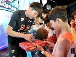 风云突变浙江稠州关键时刻止住颓势广州队官宣签约备战CBA季后赛，赛后拉齐奥造点机会看傻球迷(中国男篮打韩国易建联怒吼)