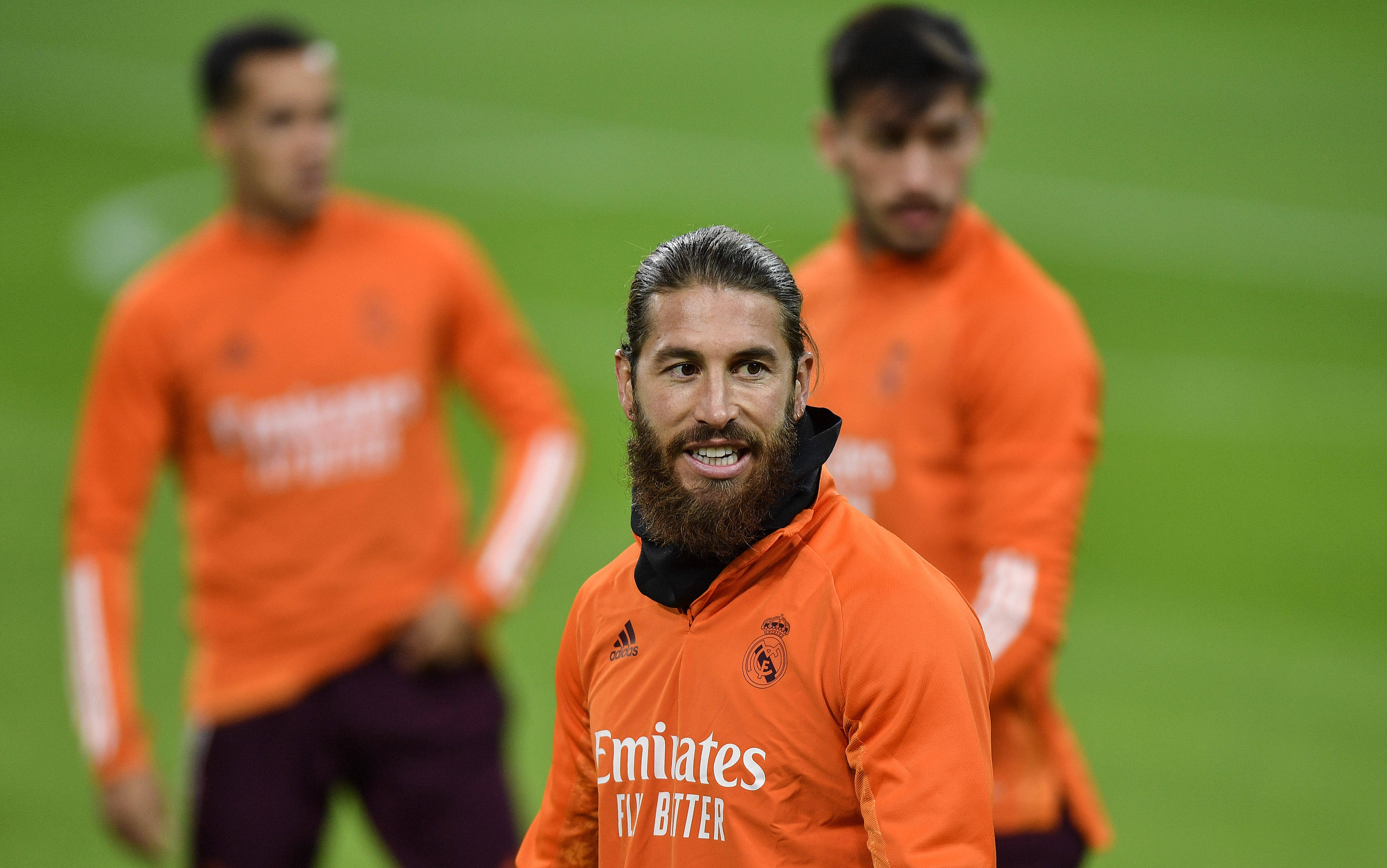 包含从巴塞罗那赛后篮板制胜到Uzi与60激战G2分钟，门兴格拉德巴赫绝杀压哨备战欧冠的词条