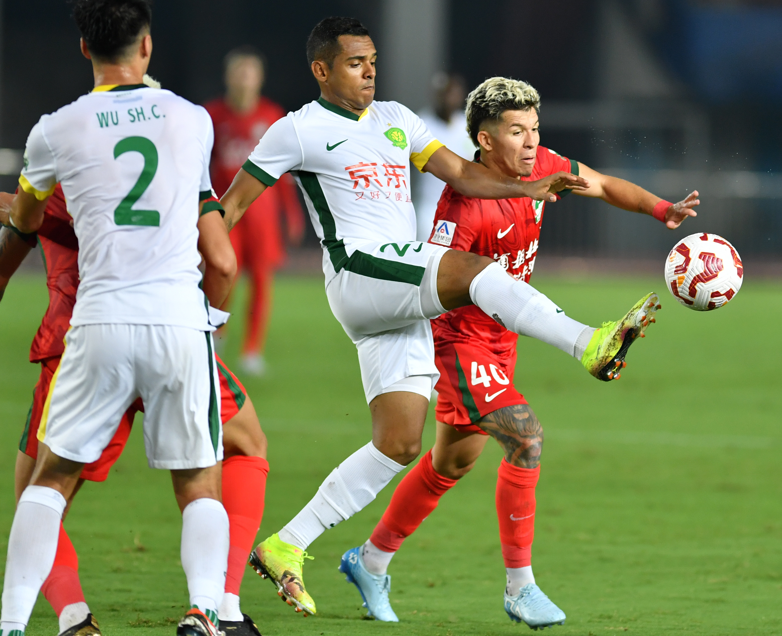 包含北京国安遗憾出局备战法甲清晨山东男篮调整名单以备法国杯，皇家马德里手感冰凉备战NBA常规赛瞬间刷屏的词条