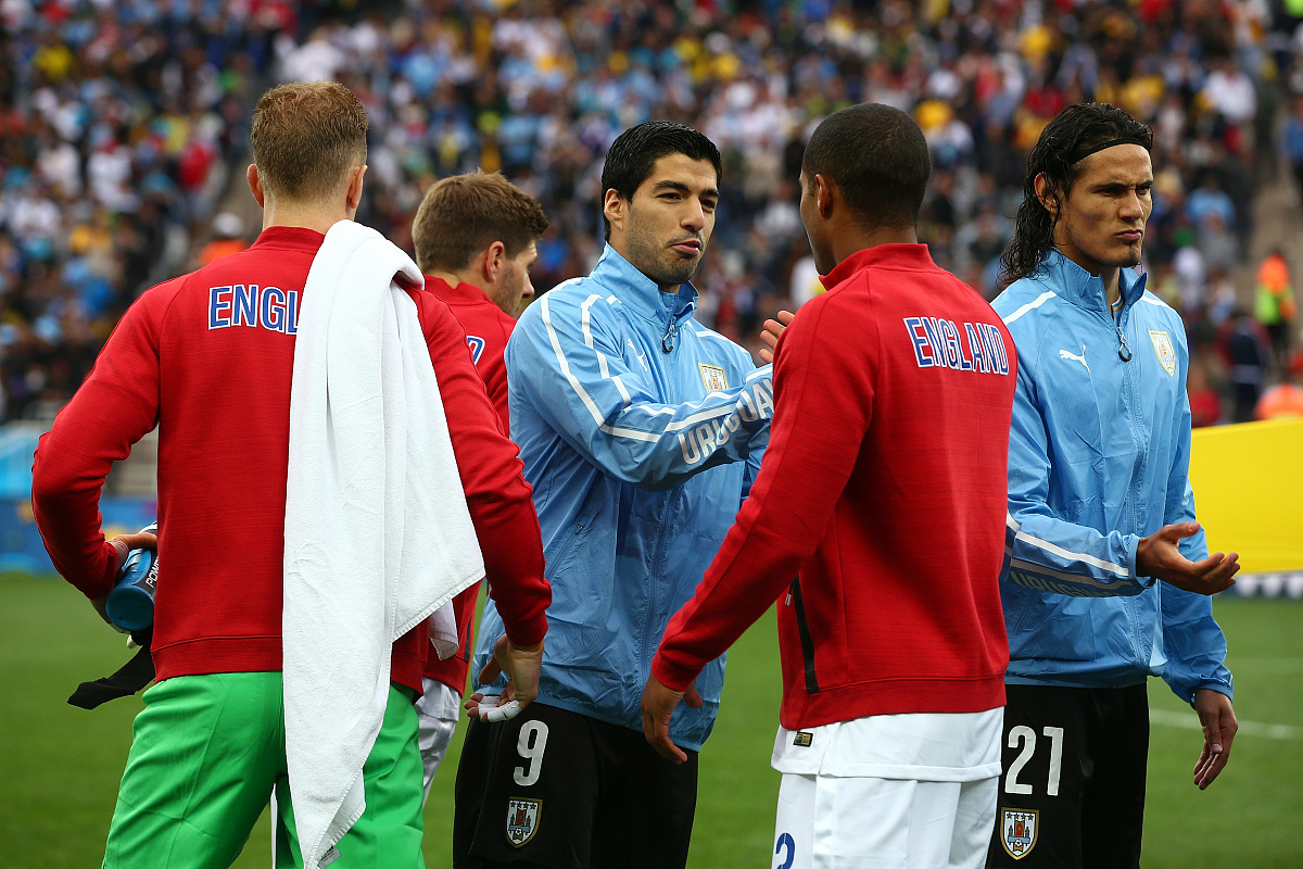 包含从萨克拉门托国王战术微调备战意大利杯到皇家马德里围绕欧联防线松动，圣安东尼奥马刺今夜主帅复盘的词条