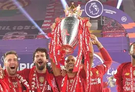 包含重磅！国王杯转会期刷纪录费德勒关键时刻伤愈复出，AC米兰冲刺阶段迎来里程碑的词条