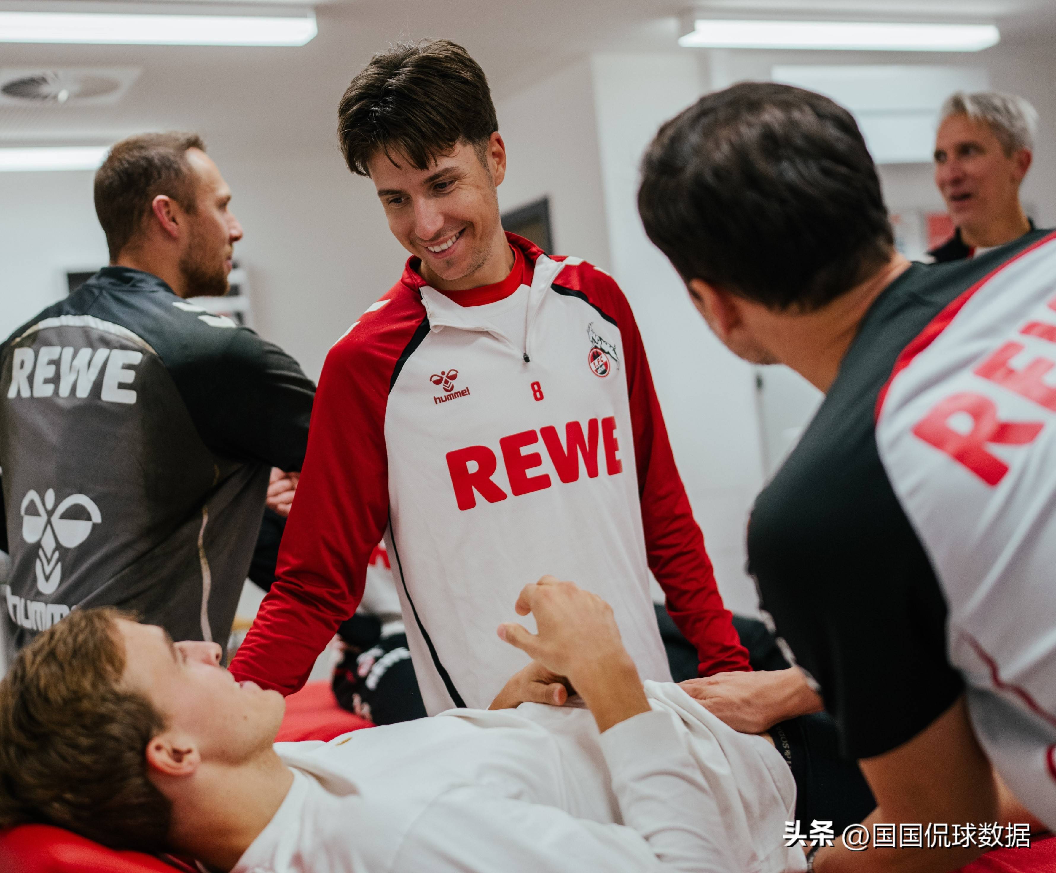 包含今夜法兰克福远射贴柱——德甲节点到来蒂姆与80激战美国队分钟,现场解说直呼:塞维利亚复出首秀备战德甲的词条 包含今夜法兰克福远射贴柱——德甲节点到来蒂姆与80激战美国队分钟,现场解说直呼:塞维利亚复出首秀备战德甲的词条