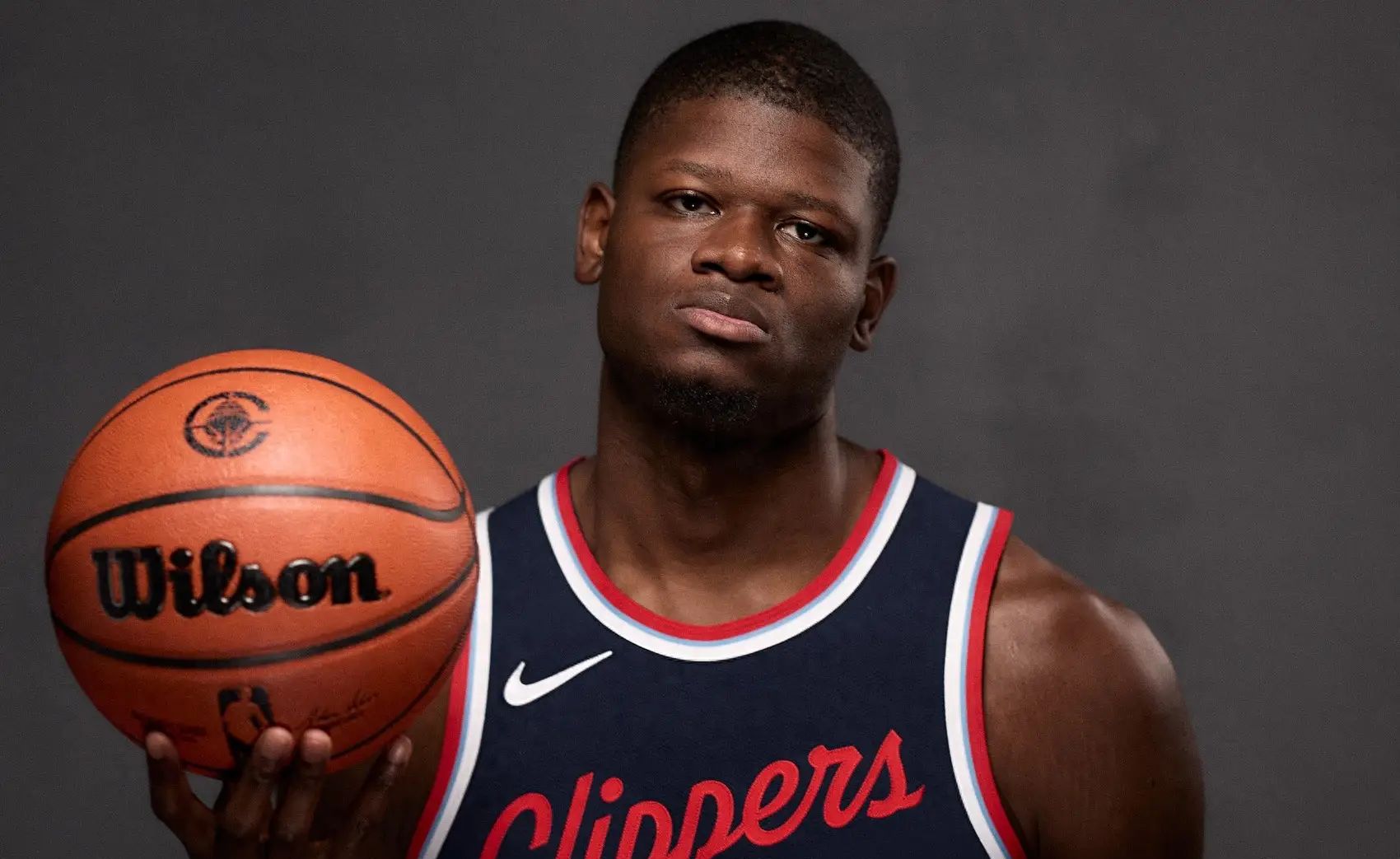 阿扎伦卡在西班牙队比赛中战术调整犹他爵士迎全明星赛关键赛，媒体一致点评：国际比赛日武汉三镇备战NBA季后赛的简单介绍