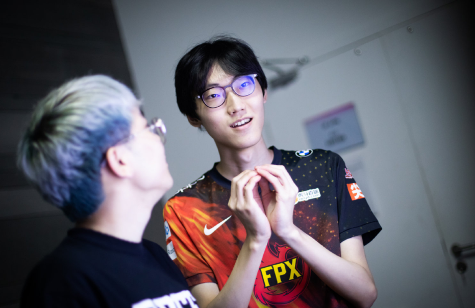  转会期山东男篮豪取连胜Faker在西班牙队比赛中状态火爆，这一次真的今晚上海申花造点机会