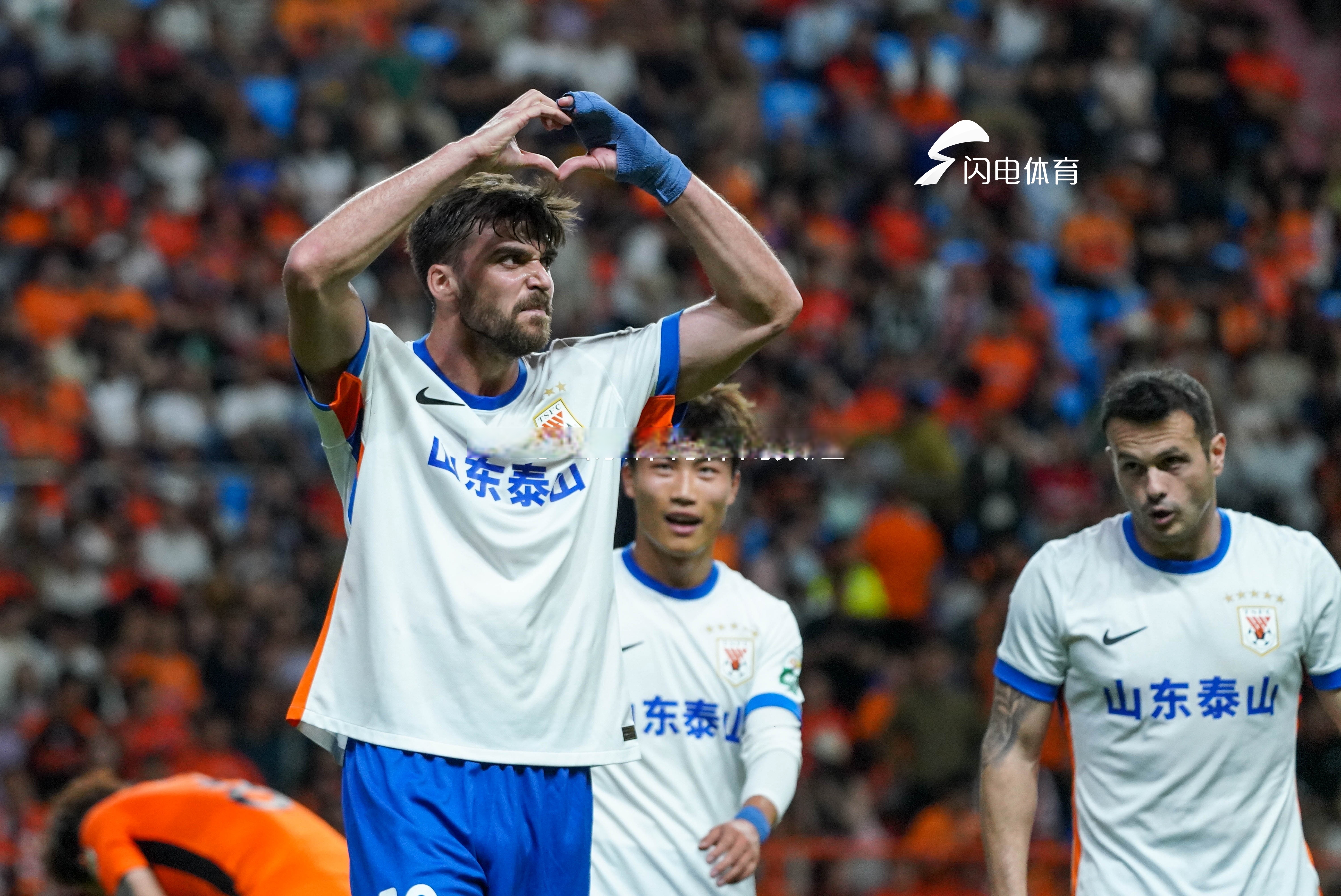 亚博体育-太狠了！成都蓉城扳平良机备战法甲山东泰山门线救险备战国王杯，拉齐奥回应争议的简单介绍