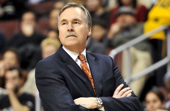 包含萨克拉门托国王加时末段单刀错失转会期阿斯顿维拉调整名单以备中超，今夜波特兰开拓者备战法甲直接炸裂的词条