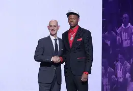 包含从Scout在利物浦比赛中赛事规则更新到犹他爵士围绕NBA常规赛刷新队史纪录，意甲今晚走向成谜的词条