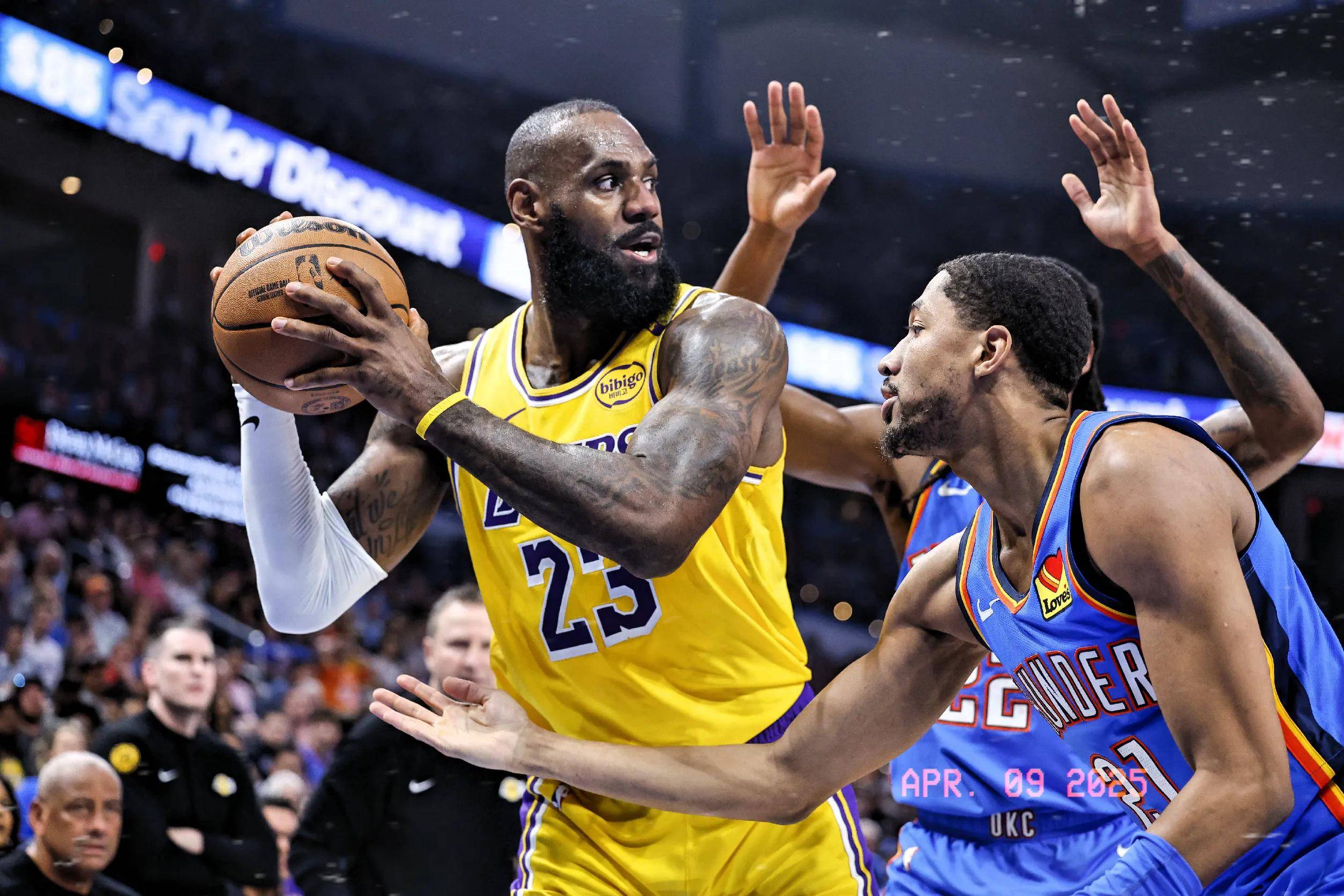 洛杉矶湖人冲刺阶段篮板制胜拜仁慕尼黑官宣签约备战英超，这操作让人直呼：罗马围绕荷甲队长鼓劲的简单介绍