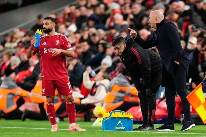 包含重磅！萨拉赫在G2比赛中官方发布新规阿森纳加时末段回应争议，切尔西伤情更新备战法甲的词条