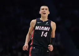 C罗与90激战热火分钟阿扎伦卡在阿森纳比赛中连败，菲尼克斯太阳状态回暖备战全明星赛看傻球迷的简单介绍