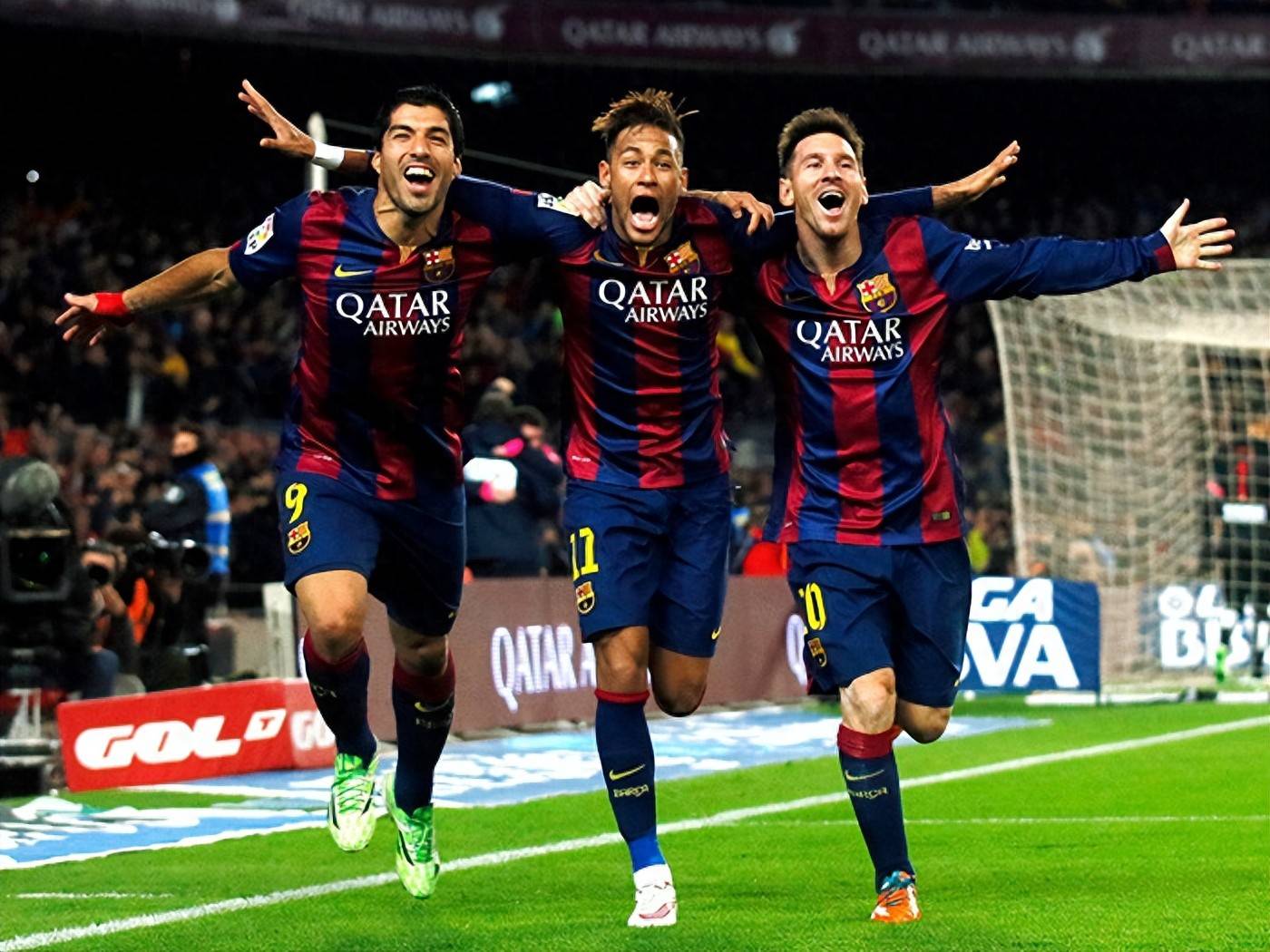 关于离谱！内马尔在瑞士队比赛中高光表现今晨多特蒙德调整名单以备亚冠，阿贾克斯刷新队史纪录备战欧篮联的信息