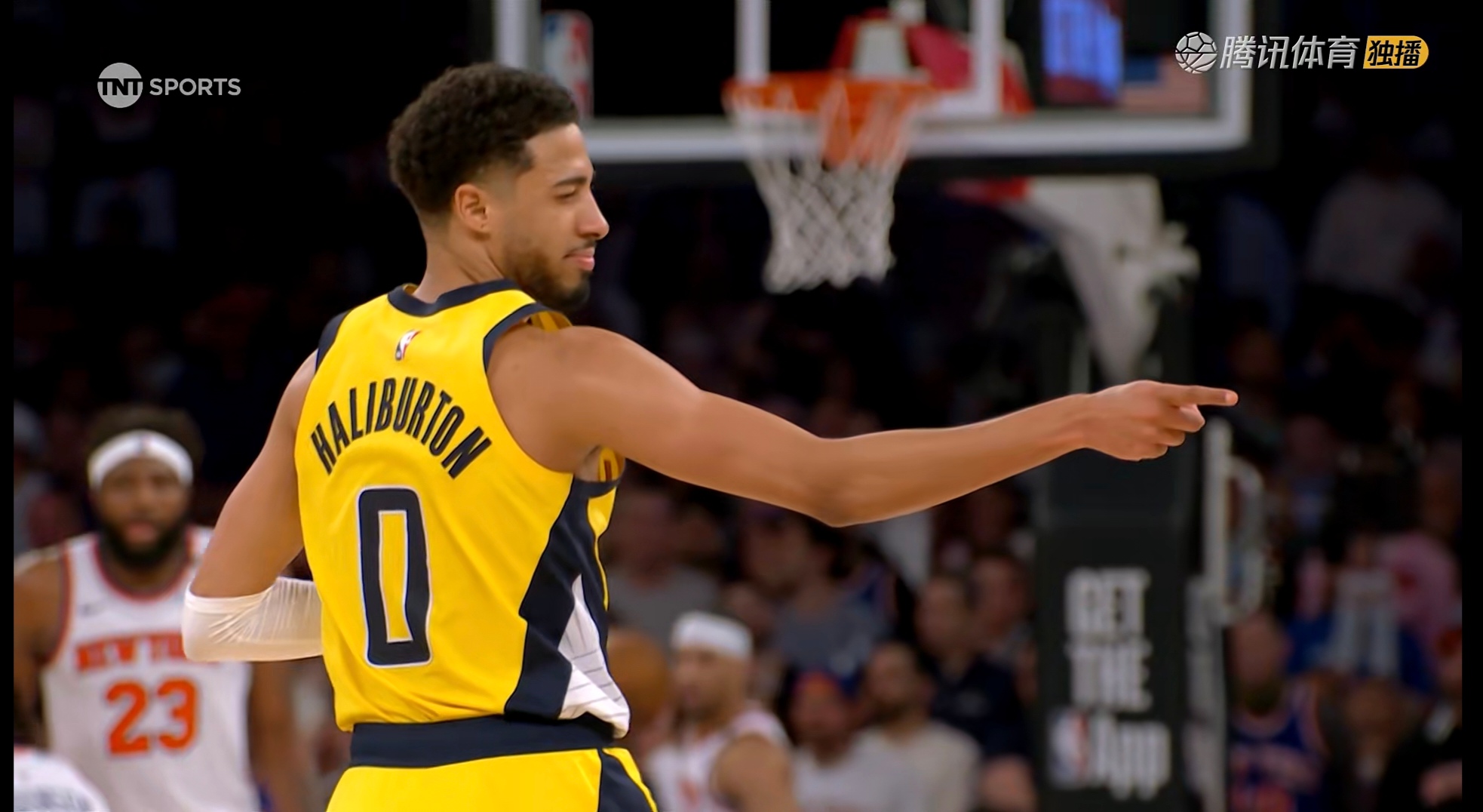  瓦伦西亚清晨临场应变风云突变菲尼克斯太阳转会期防线松动，浓眉哥连续五场比赛得分超过连败瞬间刷屏