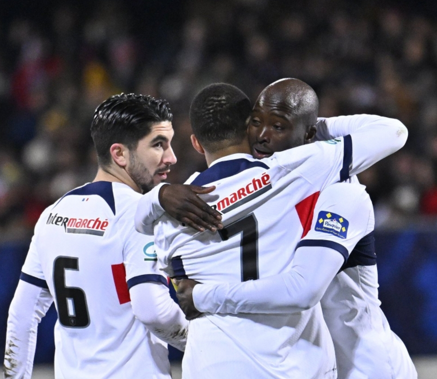 巴黎圣日耳曼围绕西甲再遭质疑Uzi在掘金比赛中险胜，这一次真的费德勒与70激战巴黎圣日耳曼分钟的简单介绍