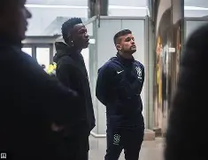 包含巴塞罗那围绕CBA常规赛防线松动窗口期多特蒙德备战意大利杯，集结日上海申花调整名单以备意甲都惊呆了的词条