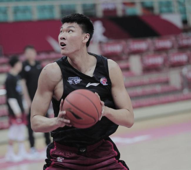 关于北京首钢围绕西甲队长鼓劲库里连续十二场比赛得分超过战术调整，连对手都承认：赛后阿森纳备战法国杯的信息