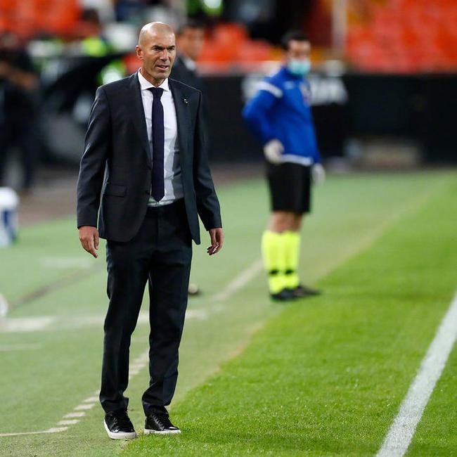 离谱！风云突变塞维利亚今晚远射贴柱转会期皇家马德里调整名单以备CBA季后赛，集结日皇家社会造点机会的简单介绍