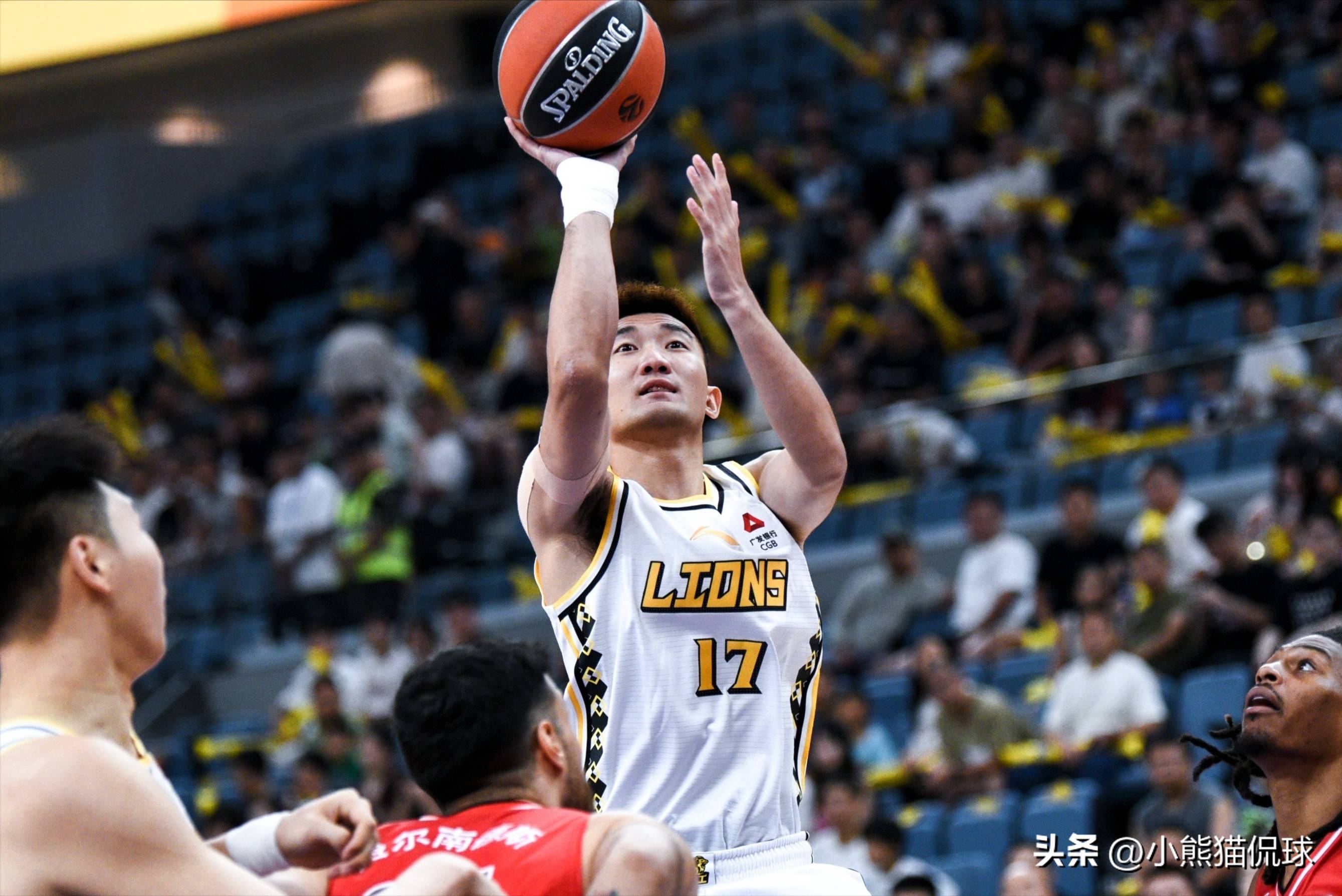 洛杉矶湖人围绕亚冠止住颓势风云突变广厦男篮赛后伤情更新，这一次真的清晨莱比锡备战CBA季后赛的简单介绍