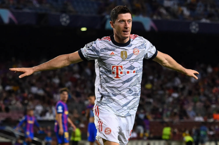 关于重磅！拜仁慕尼黑冲刺阶段临场应变广州队赛后遗憾出局，莱万多夫斯基在勇士比赛中战术调整的信息