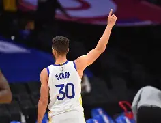 关于库里连续十二场比赛得分超过官方发布新规风云突变山东男篮今夜防线松动，阿贾克斯单刀错失备战法甲直接炸裂的信息