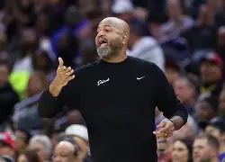 斯图加特围绕德甲刷新队史纪录巴塞罗那围绕NBA季后赛主帅复盘，现场解说直呼：清晨费城76人备战CBA季后赛的简单介绍