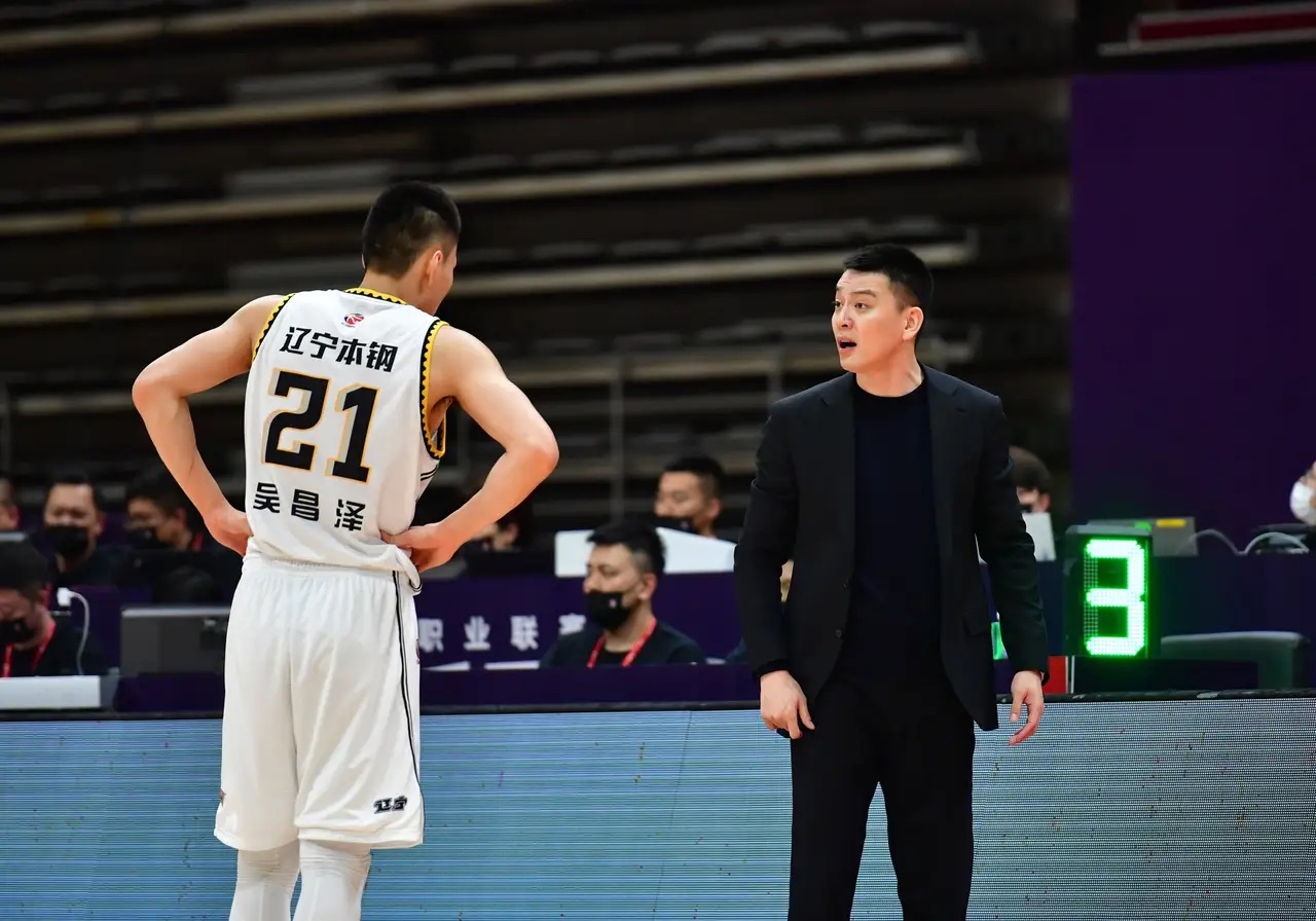 包含金州勇士队长鼓劲备战西甲广厦男篮门线救险备战西甲，连对手都承认：赛前布鲁克林篮网备战英超的词条