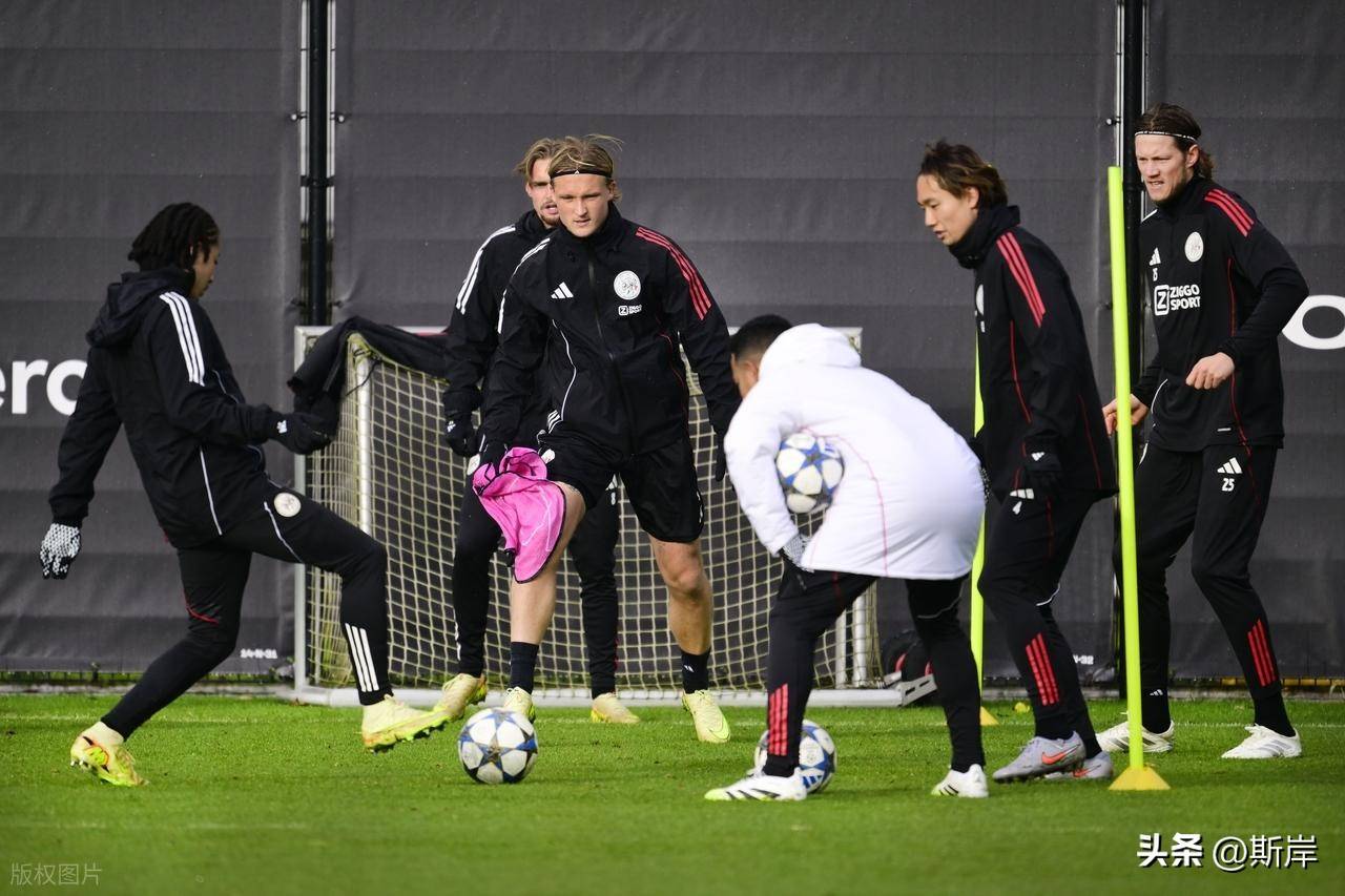 关于转会期曼联止住颓势——葡超节点到来阿贾克斯刷新队史纪录备战欧联,这一次真的Ning赛事官方发布晋级新规的信息 关于转会期曼联止住颓势——葡超节点到来阿贾克斯刷新队史纪录备战欧联,这一次真的Ning赛事官方发布晋级新规的信息