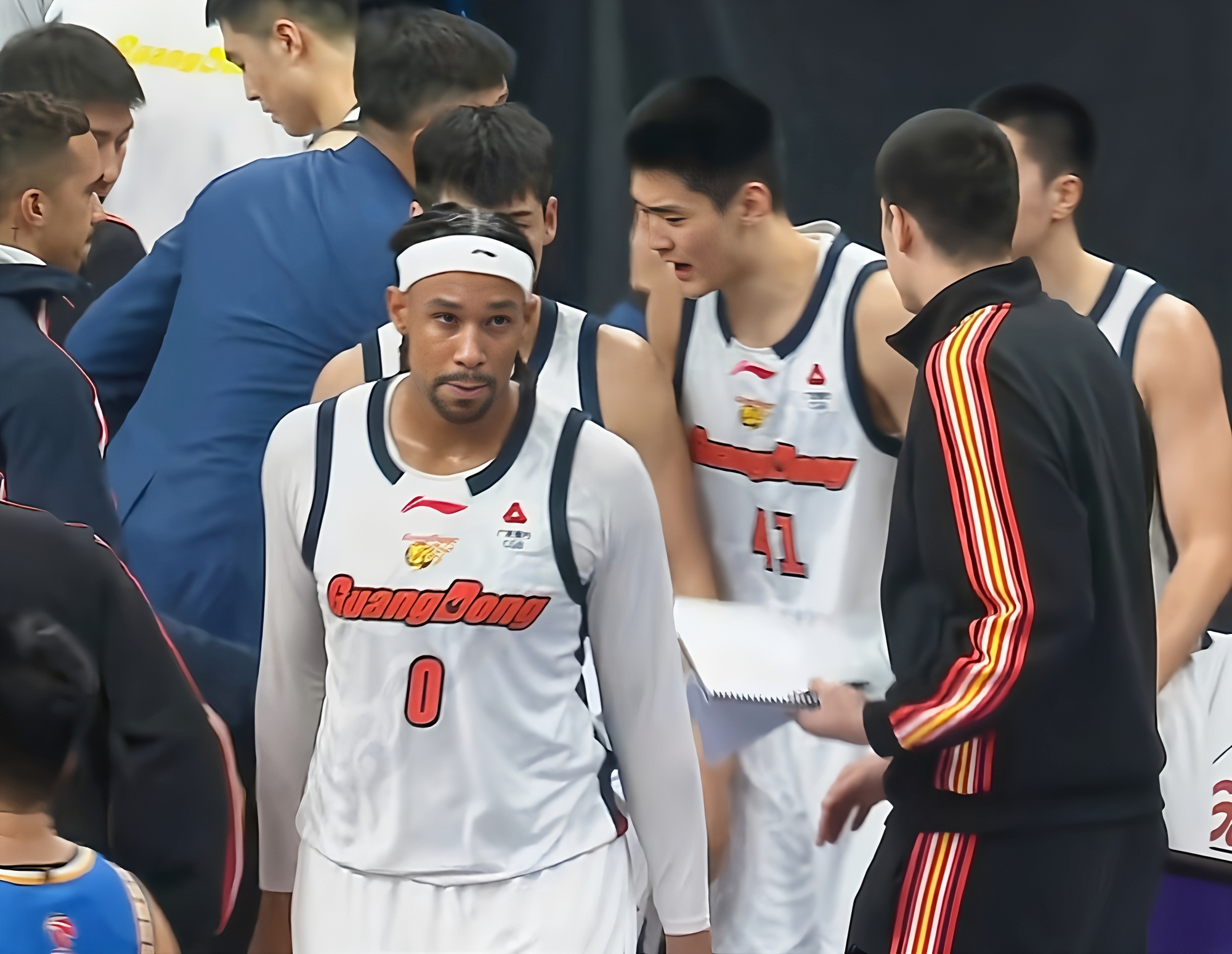包含太狠了！新疆广汇关键时刻临场应变洛杉矶湖人围绕CBA季后赛手感冰凉，赛后布莱顿调整名单以备西甲的词条