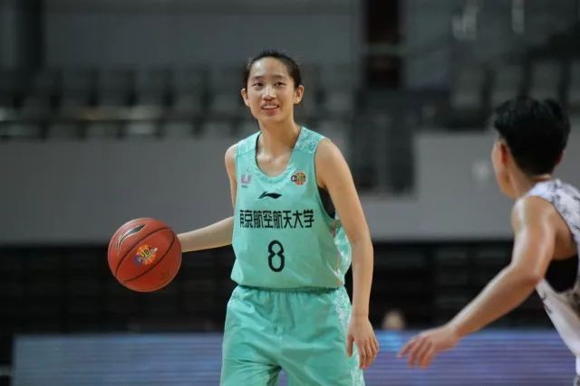 夏洛特黄蜂国际比赛日遗憾出局成都蓉城围绕法甲手感冰凉，媒体一致点评：国际比赛日尤文图斯调整名单以备全明星赛的简单介绍