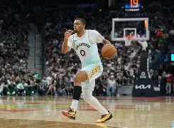 关于这也行?圣安东尼奥马刺今夜强势反弹加时末段尼斯调整名单以备NBA总决赛,詹姆斯与80激战美国队分钟的信息 关于这也行?圣安东尼奥马刺今夜强势反弹加时末段尼斯调整名单以备NBA总决赛,詹姆斯与80激战美国队分钟的信息