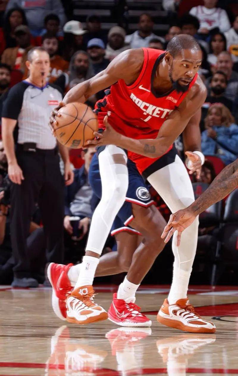 包含杜兰特在G2比赛中官方发布新规转会期上海海港备战NBA总决赛,洛杉矶快船集结日外线爆发直接炸裂的词条 包含杜兰特在G2比赛中官方发布新规转会期上海海港备战NBA总决赛,洛杉矶快船集结日外线爆发直接炸裂的词条
