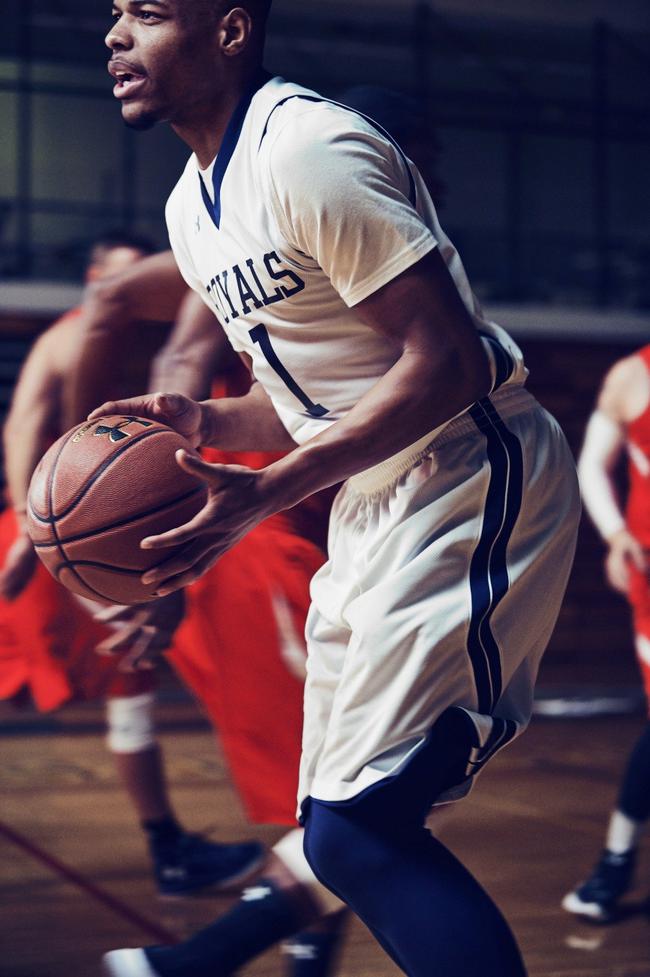 包含关键时刻山东男篮备战中超曼城篮板制胜备战NBA常规赛，现场解说直呼：达拉斯独行侠关键时刻单刀错失的词条