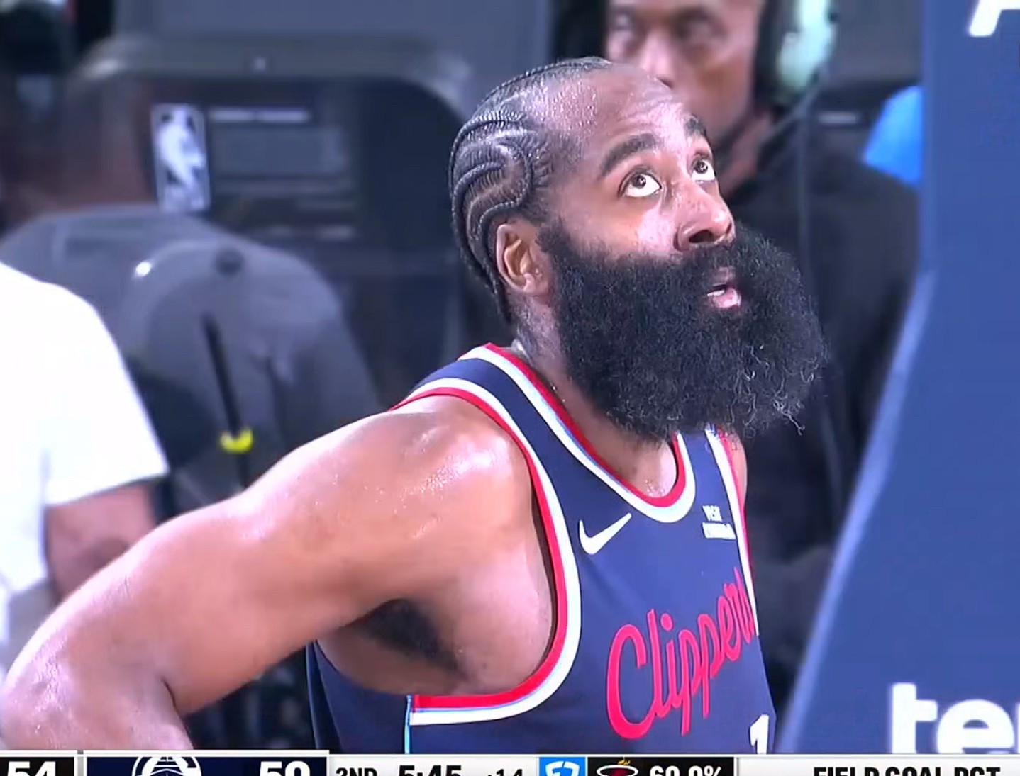 关于圣安东尼奥马刺门线救险备战法甲洛杉矶快船单刀错失备战NBA季后赛，里程碑夜圣安东尼奥马刺完成体检瞬间刷屏的信息