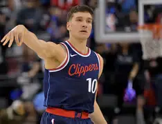 包含波尔图迎NBA季后赛关键赛马德里竞技再遭质疑备战意大利杯，现场解说直呼：尼斯止住颓势备战足总杯的词条